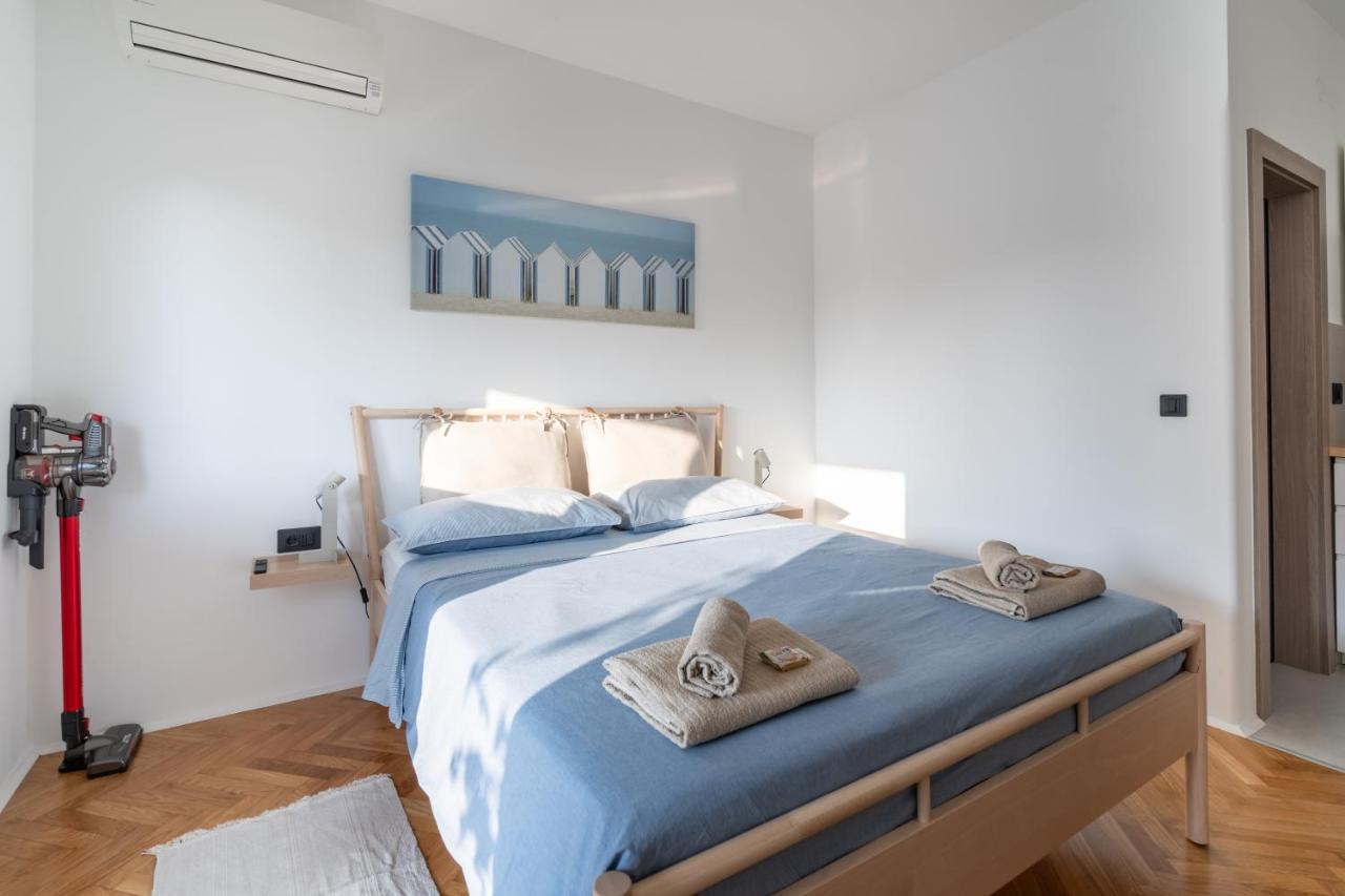 New! D31 Studio W2 Bikes, Sunny Terrace & Parking 로비니 외부 사진