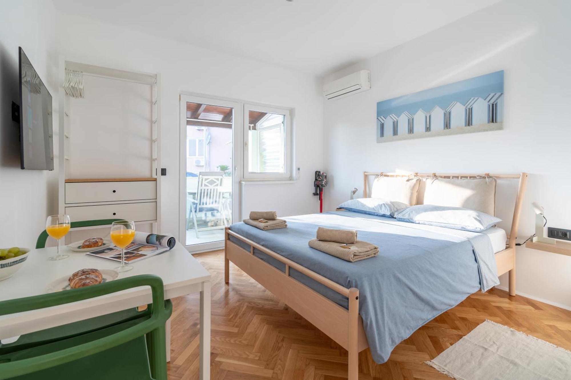 New! D31 Studio W2 Bikes, Sunny Terrace & Parking 로비니 외부 사진